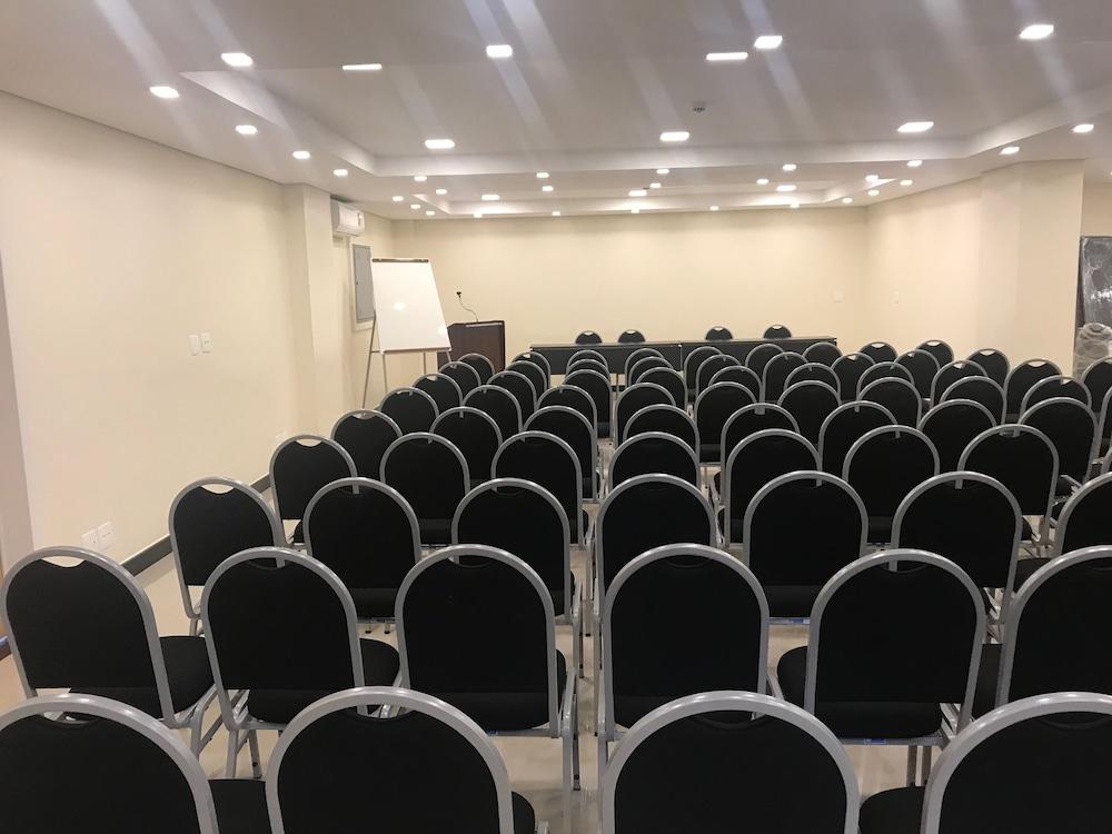 Hotel Domani Гуарульюс Экстерьер фото