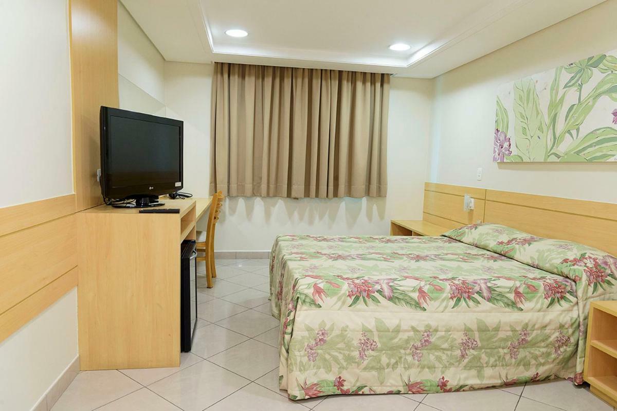 Hotel Domani Гуарульюс Экстерьер фото
